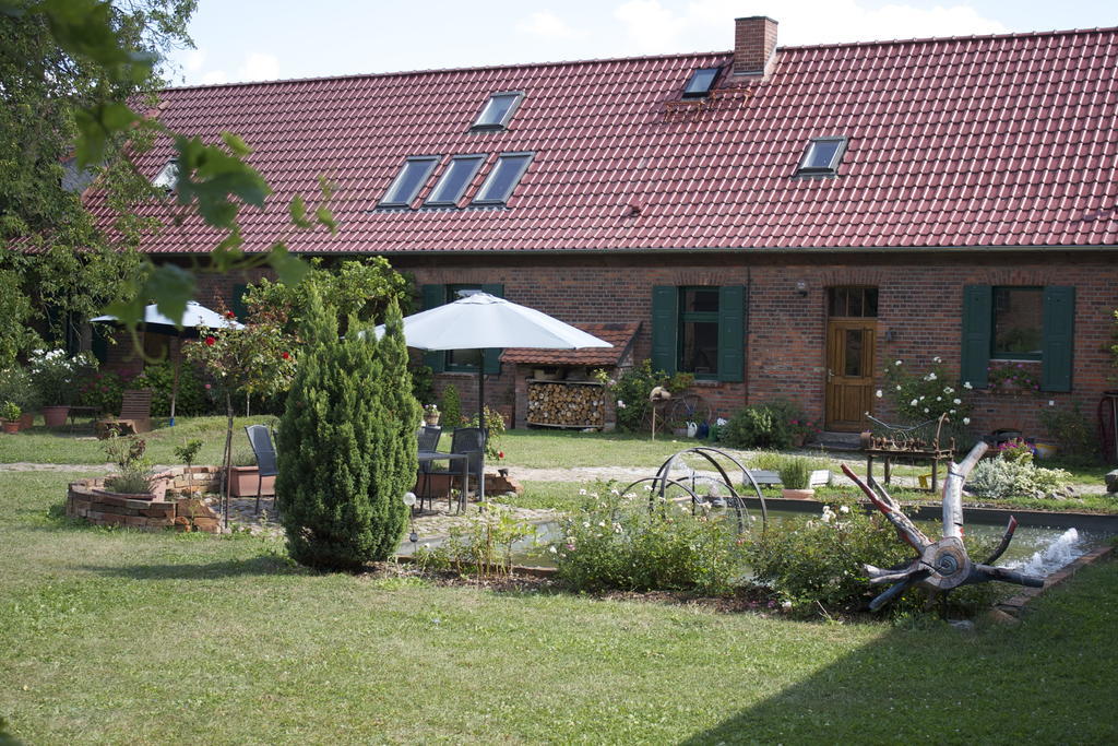 Pension Kunsthof Dahrenstedt Buitenkant foto