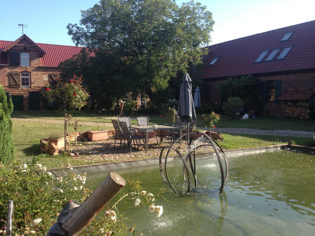 Pension Kunsthof Dahrenstedt Buitenkant foto