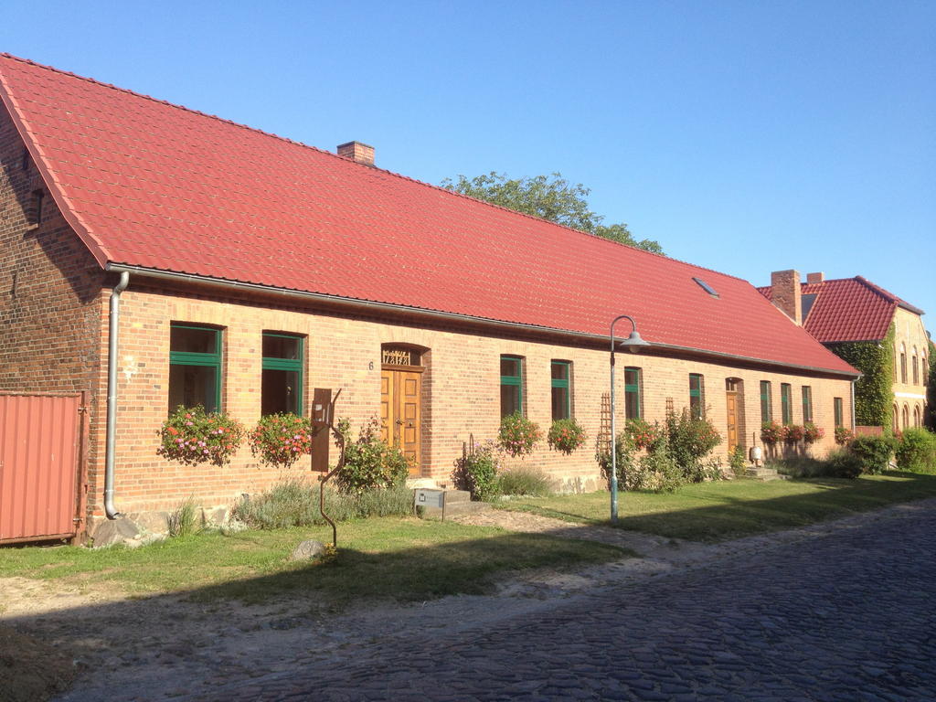 Pension Kunsthof Dahrenstedt Buitenkant foto
